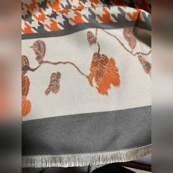 Fringe Scarf - Picture 4 of 6